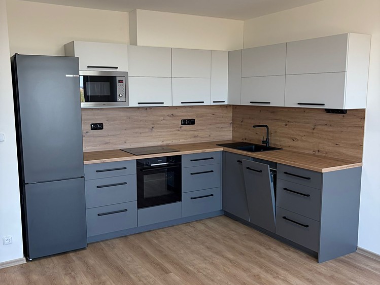 Pronájem bytu 2+kk 54 m² (Jednopodlažní) - foto 1