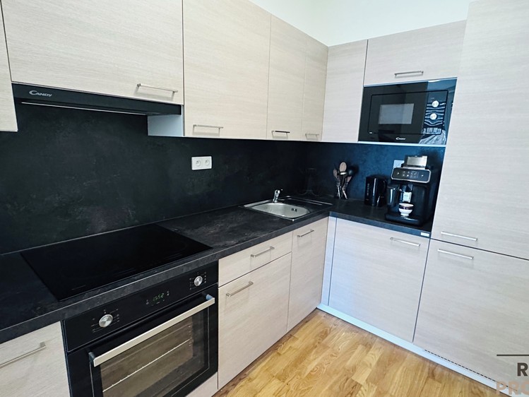 Pronájem bytu 1+kk 37 m² - foto 1