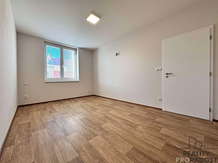 Pronájem bytu 2+kk 51 m² - foto 4
