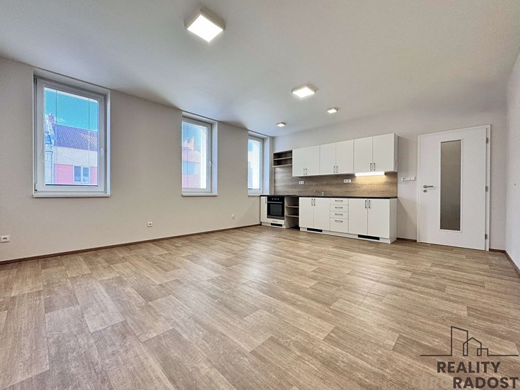 Pronájem bytu 2+kk 51 m² - foto 1