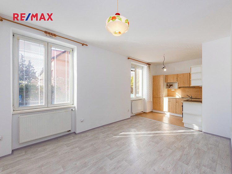 Pronájem bytu 3+kk 76 m² - foto 1