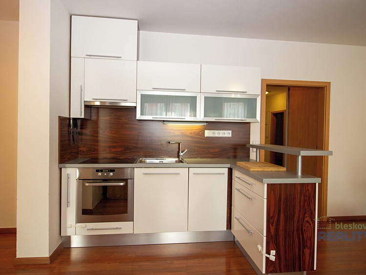 Pronájem bytu 3+kk 75 m² - foto 4