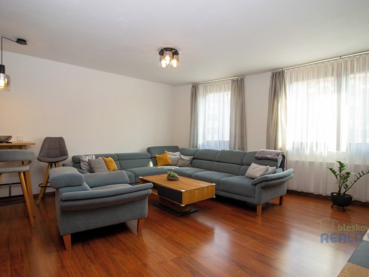 Pronájem bytu 3+kk 75 m² - foto 3