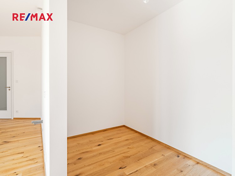 Pronájem bytu 1+kk 35 m² - foto 4