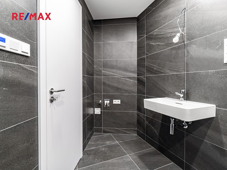 Pronájem bytu 1+kk 35 m² - foto 6