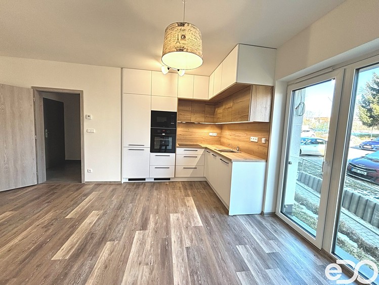 Pronájem bytu 2+kk 46 m² (Jednopodlažní) - foto 3