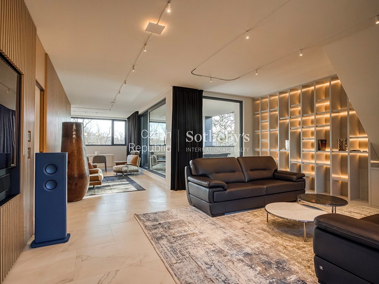 Pronájem bytu 5+kk 190 m² (Mezonet) - foto 3