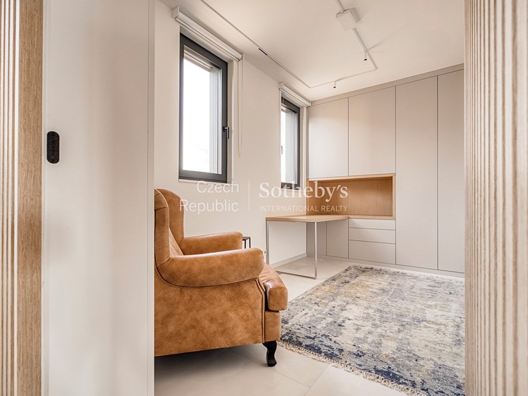 Pronájem bytu 5+kk 190 m² (Mezonet) - foto 8