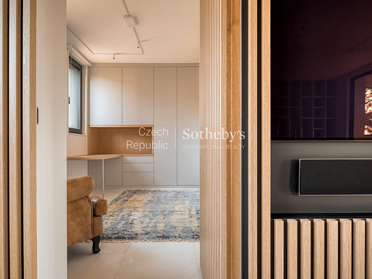 Pronájem bytu 5+kk 190 m² (Mezonet) - foto 7