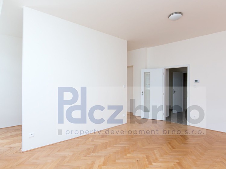 Pronájem bytu 1+1 60 m² - foto 4