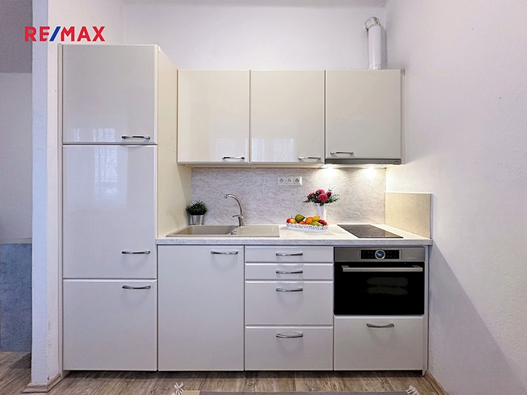 Pronájem bytu 1+kk 30 m² - foto 8
