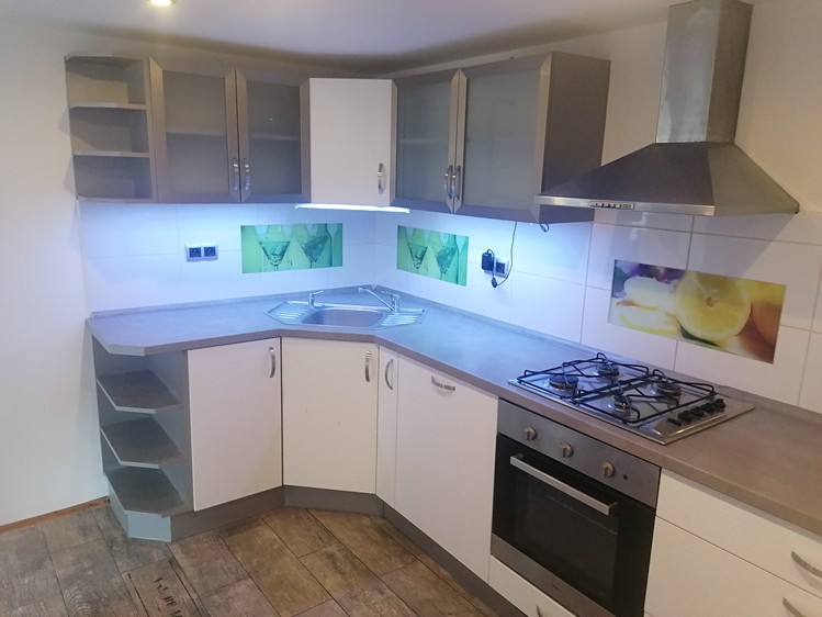 Pronájem bytu 3+1 90 m² (Mezonet) - foto 1