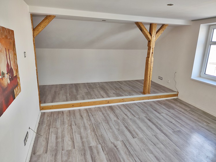 Pronájem bytu 3+1 90 m² (Mezonet) - foto 2