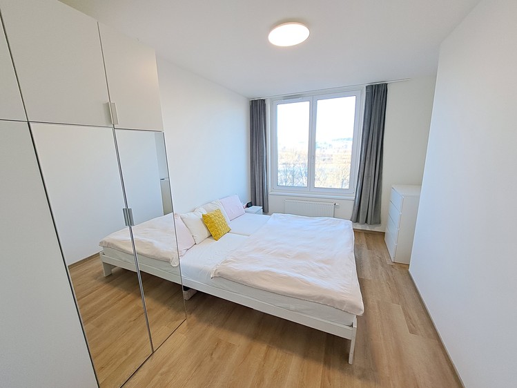 Pronájem bytu 3+kk 71 m² - foto 3