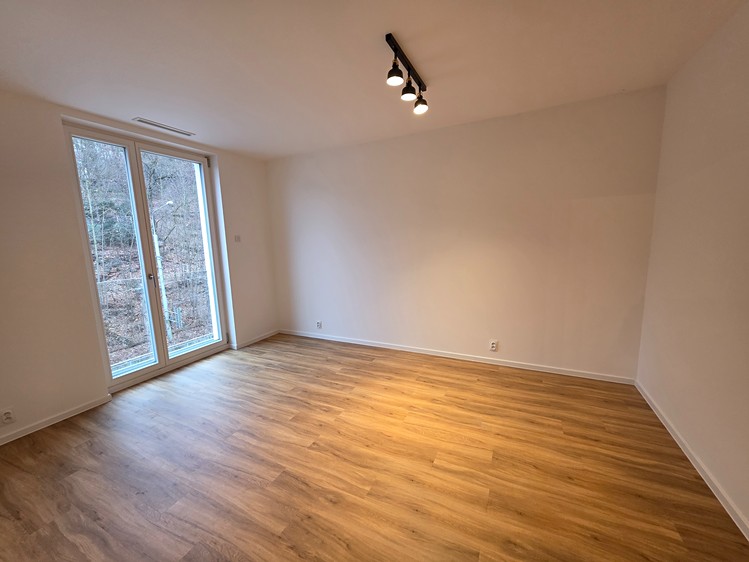 Pronájem bytu 2+kk 58 m² - foto 3