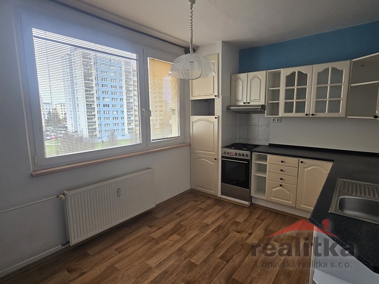 Pronájem bytu 3+1 80 m² - foto 2