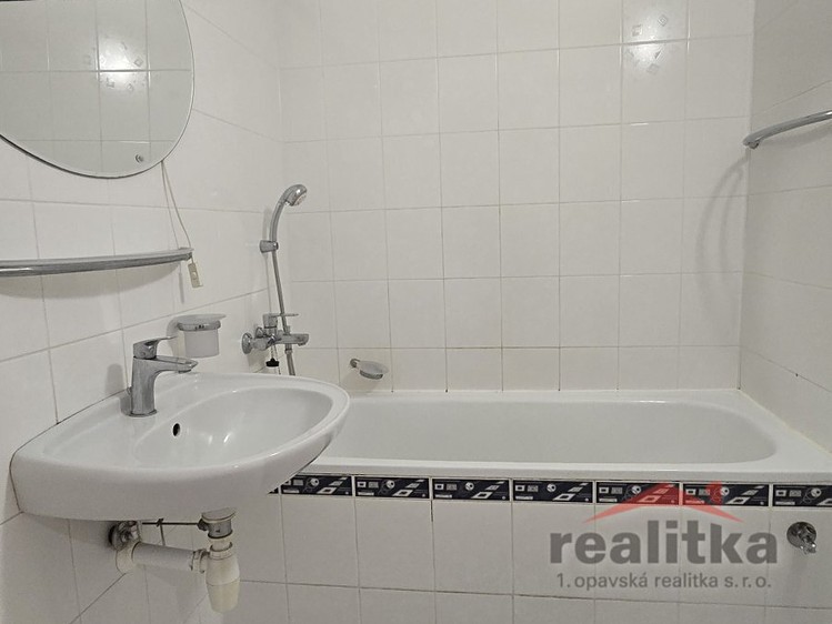 Pronájem bytu 3+1 80 m² - foto 5