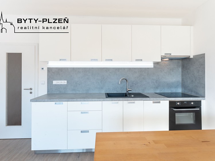 Pronájem bytu 2+kk 61 m² - foto 3