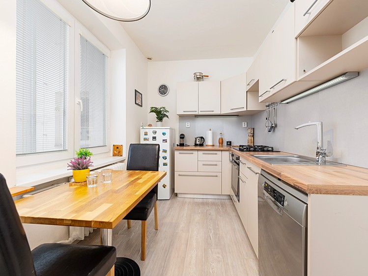 Pronájem bytu 2+1 54 m² (Jednopodlažní) - foto 1