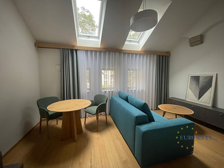Pronájem bytu 1+kk 40 m² (Mezonet) - foto 2