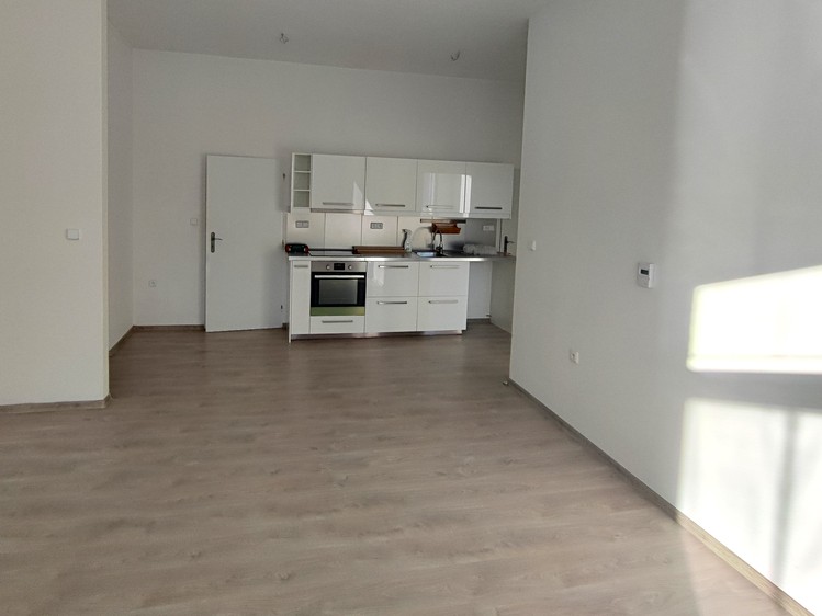 Pronájem bytu 4+kk 102 m² - foto 4