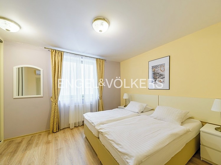 Pronájem bytu 3+kk 93 m² (Podkrovní) - foto 4