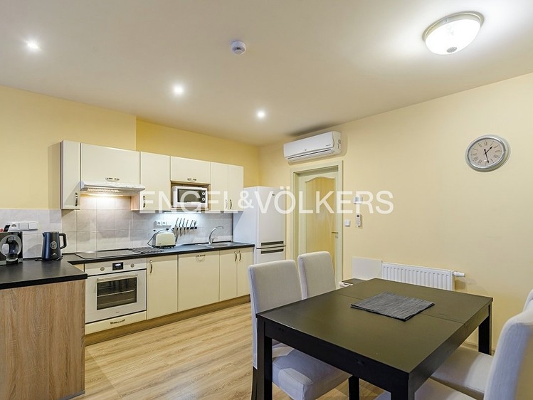 Pronájem bytu 3+kk 93 m² (Podkrovní) - foto 2