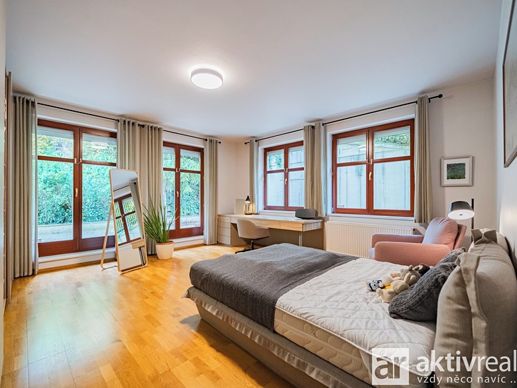 Pronájem bytu 5+kk 180 m² - foto 5