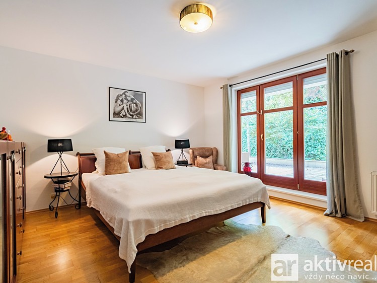 Pronájem bytu 4+kk 180 m² - foto 6