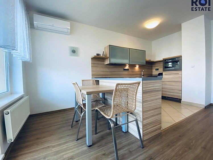 Pronájem bytu 3+kk 83 m² - foto 1