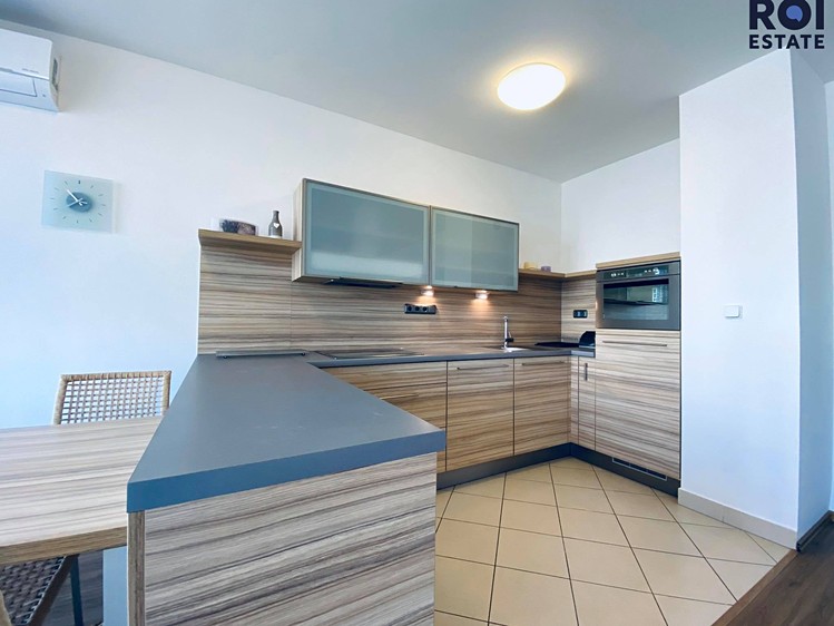 Pronájem bytu 3+kk 83 m² - foto 3