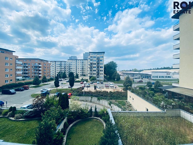 Pronájem bytu 3+kk 83 m² - foto 2
