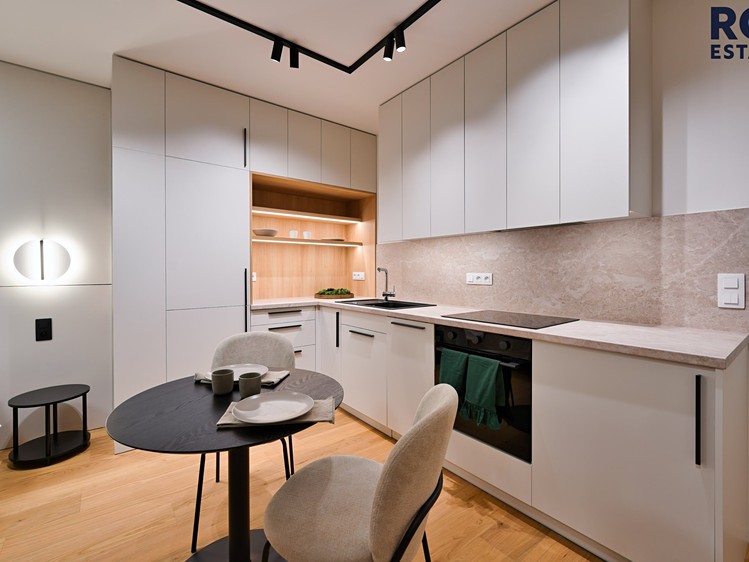 Pronájem bytu 1+kk 42 m² - foto 1