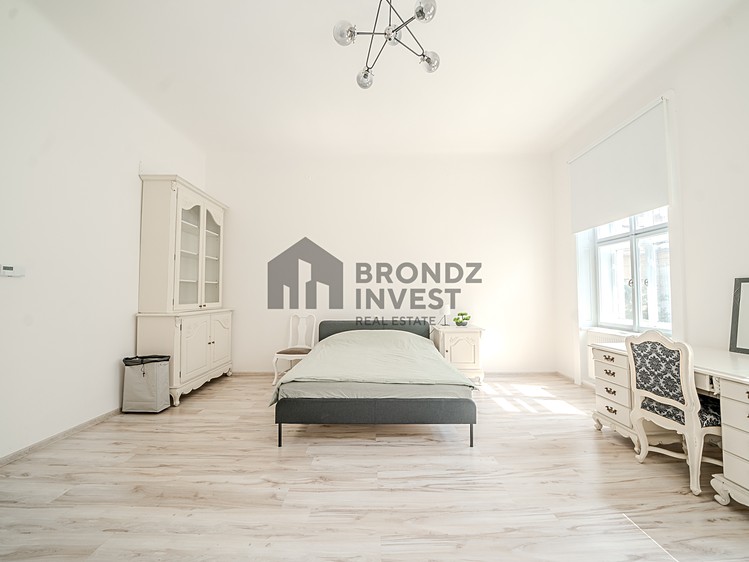 Pronájem bytu 4+1 155 m² (Jednopodlažní) - foto 4