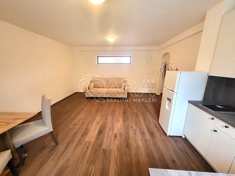Pronájem bytu 2+kk 60 m² (Jednopodlažní) - foto 4
