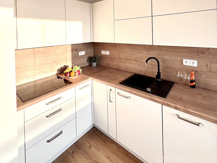 Pronájem bytu 2+kk 45 m² - foto 1