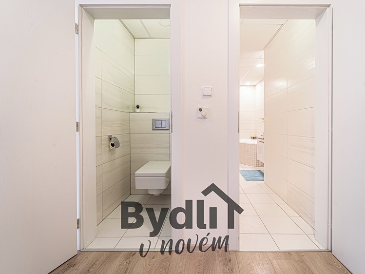 Pronájem bytu 4+kk 166 m² - foto 5
