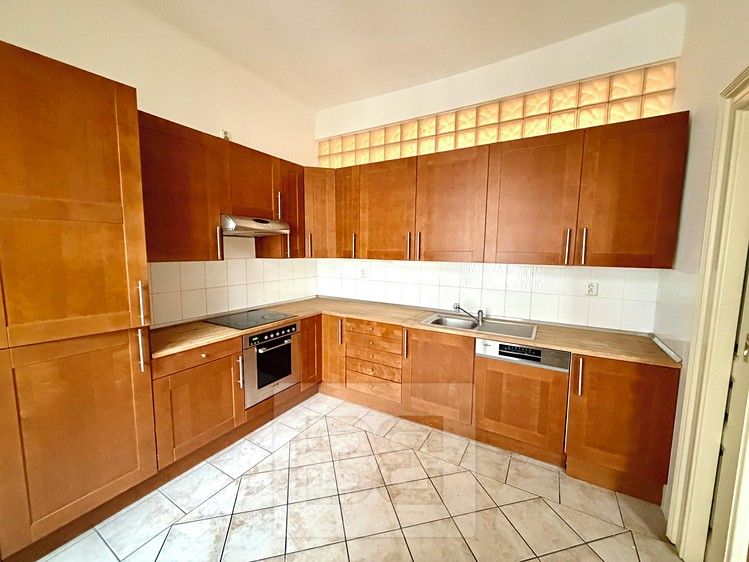Pronájem bytu 3+1 95 m² - foto 3