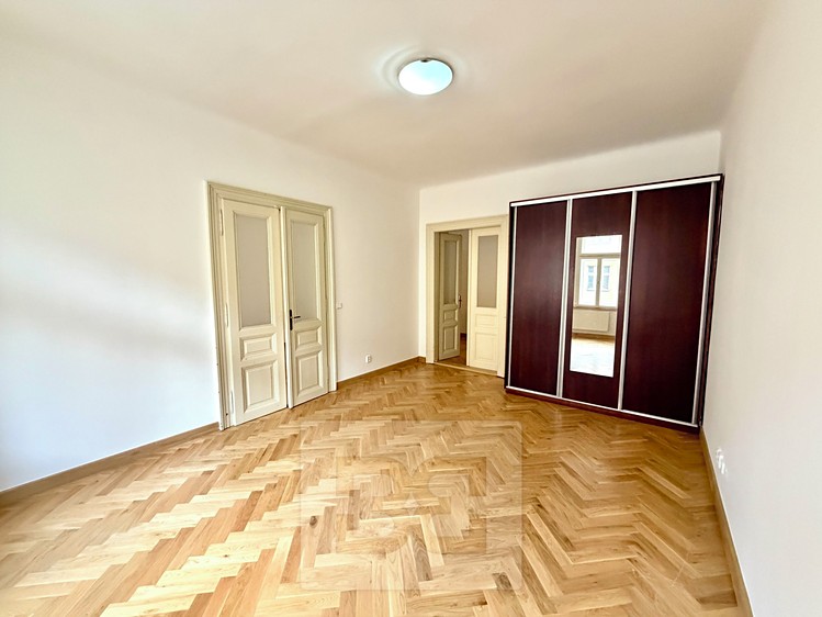 Pronájem bytu 3+1 95 m² - foto 7