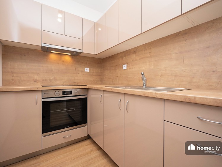 Pronájem bytu 1+kk 36 m² - foto 5