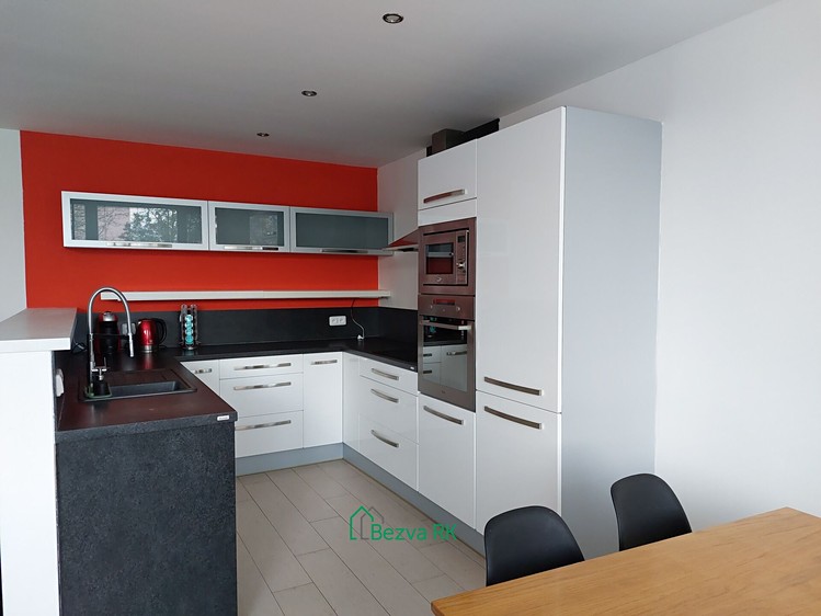 Pronájem bytu 4+kk 97 m² - foto 8