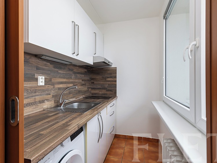 Pronájem bytu 1+kk 33 m² - foto 1