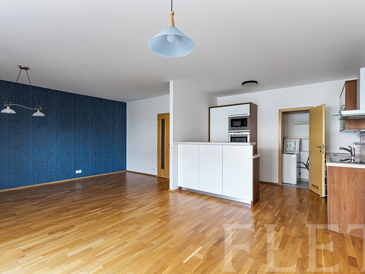 Pronájem bytu 2+kk 74 m² - foto 2