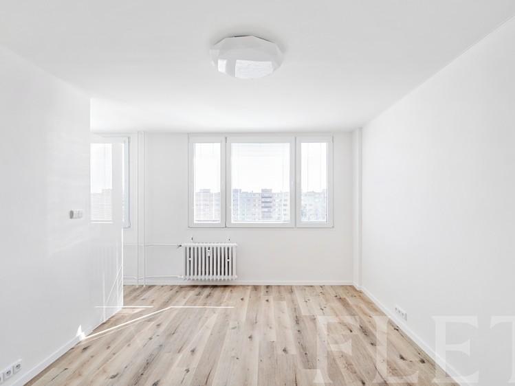 Pronájem bytu 1+kk 27 m² - foto 1