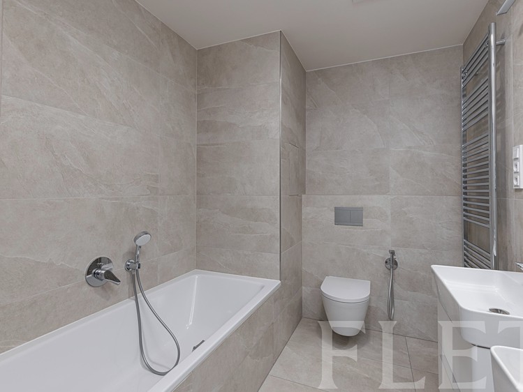 Pronájem bytu 4+kk 120 m² - foto 8