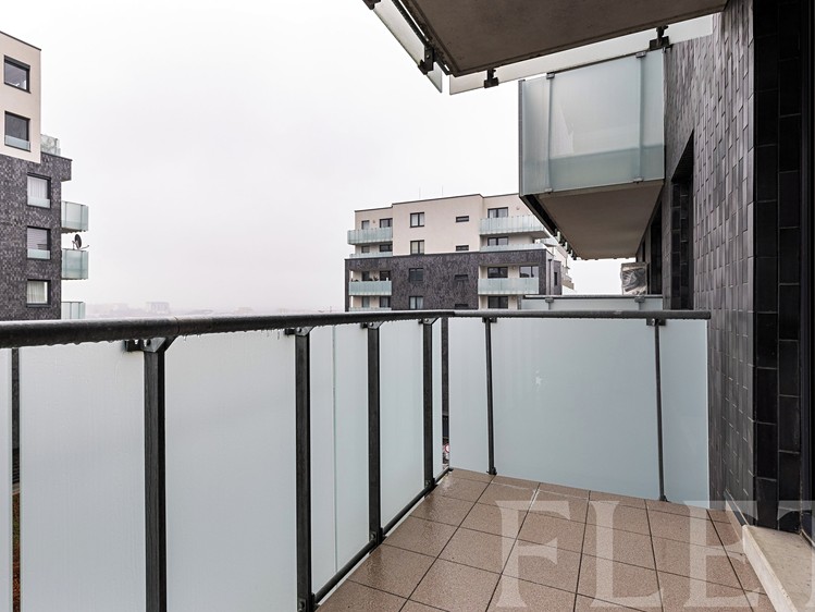 Pronájem bytu 1+kk 32 m² - foto 1