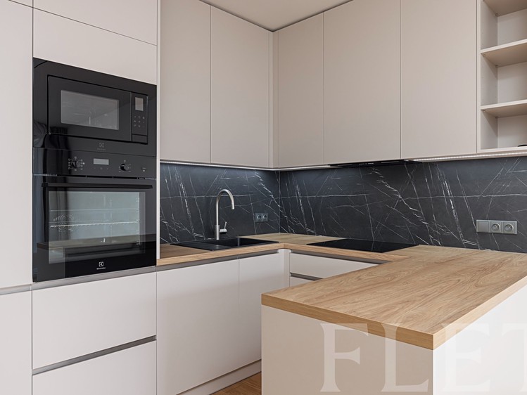 Pronájem bytu 2+kk 55 m² - foto 1