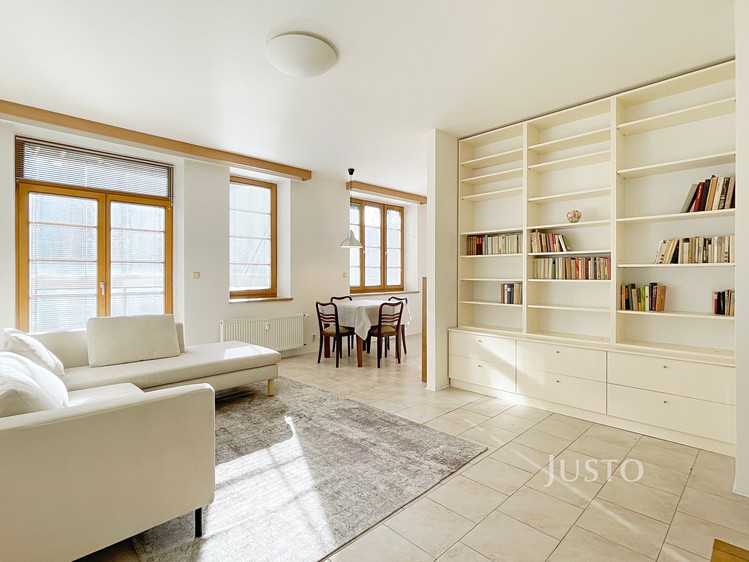 Pronájem bytu 2+1 75 m² - foto 1