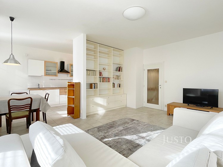 Pronájem bytu 2+1 75 m² - foto 2
