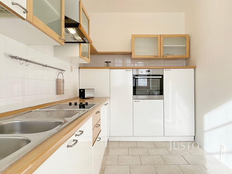 Pronájem bytu 2+1 75 m² - foto 3